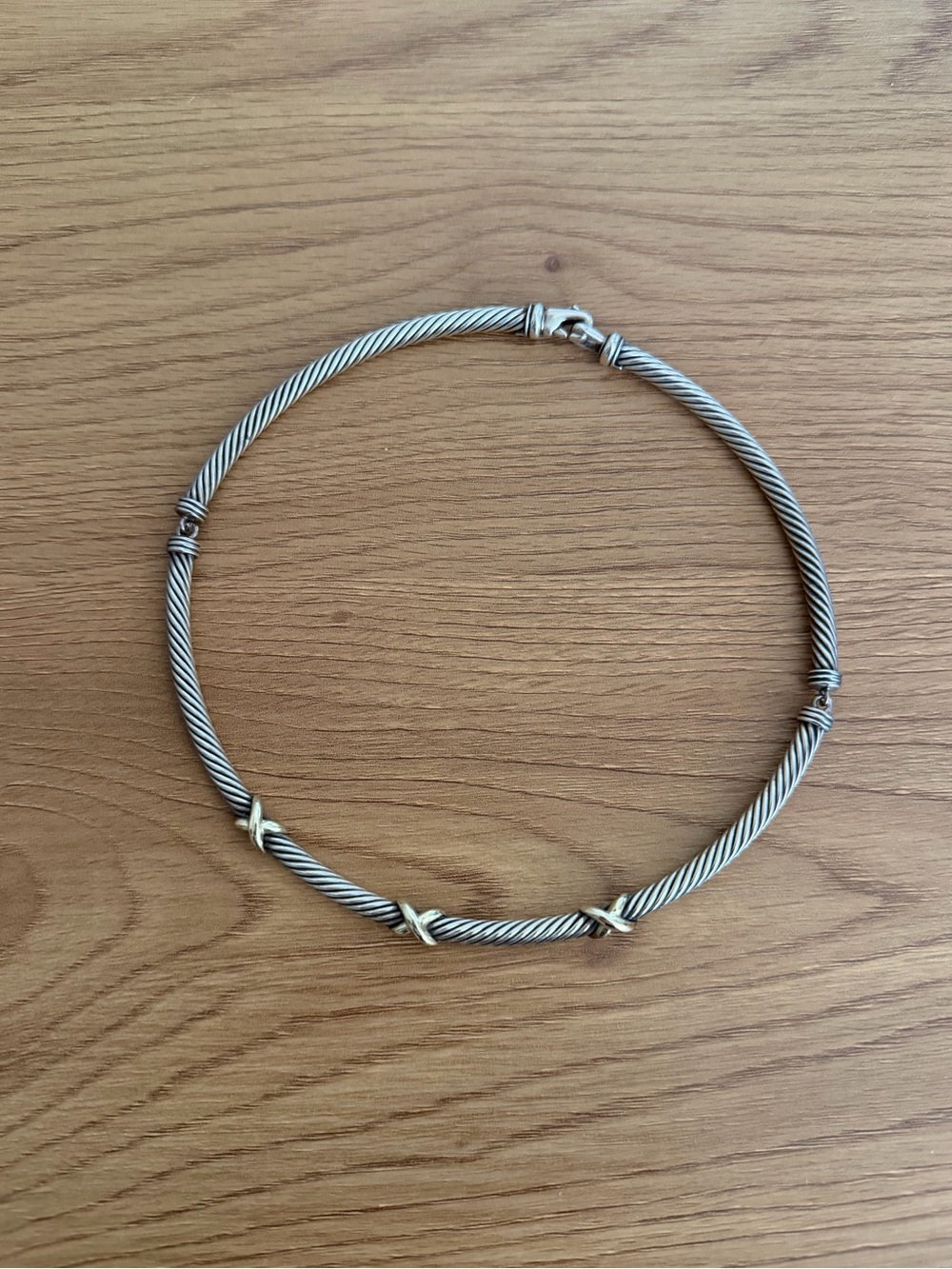 Cable collar necklace